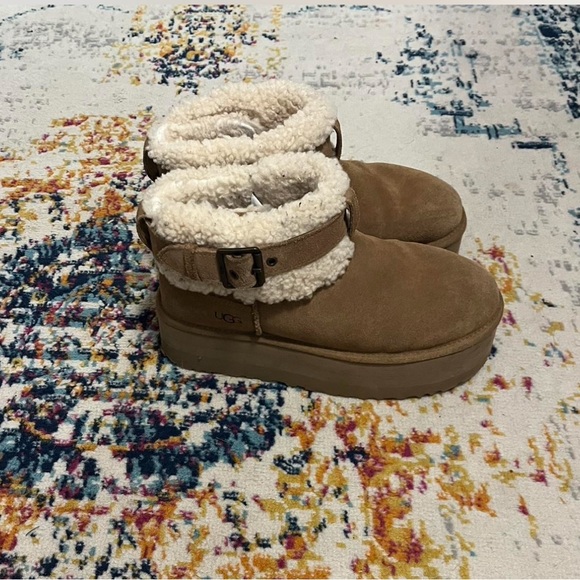 UGG Tan Shearling Ankle Boots - Picture 1 of 6